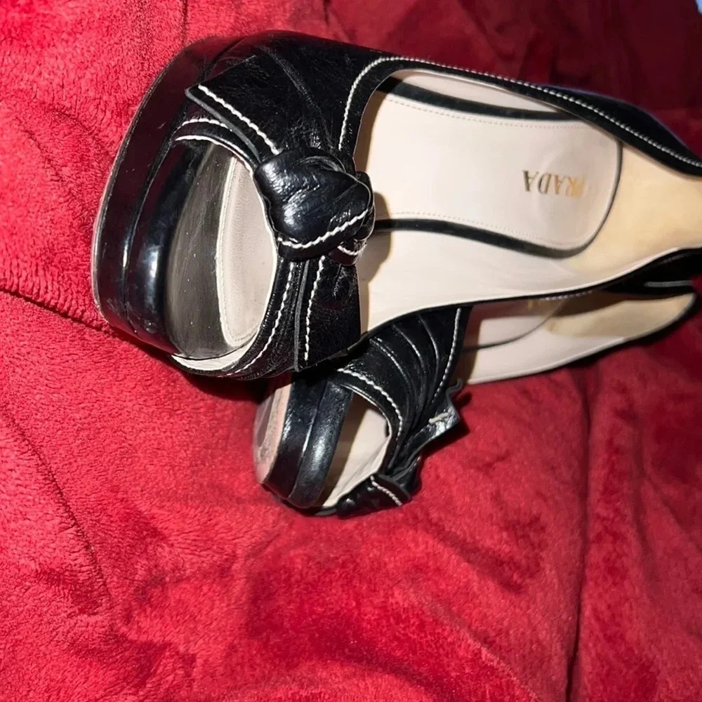 Prada black leather bow peep toe stiletto heels Sz  9.5 - Picture 2 of 6